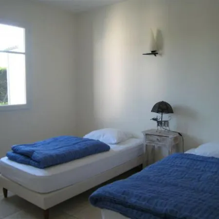 Moderne A Saint Georges D'oleron, 8 Couchages, Proche Et Commerces, Parking Et Jardin - Fr-1-246a-7 Chaucre