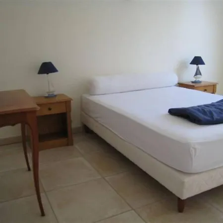 Moderne A Saint Georges D'oleron, 8 Couchages, Proche Et Commerces, Parking Et Jardin - Fr-1-246a-7 Chaucre